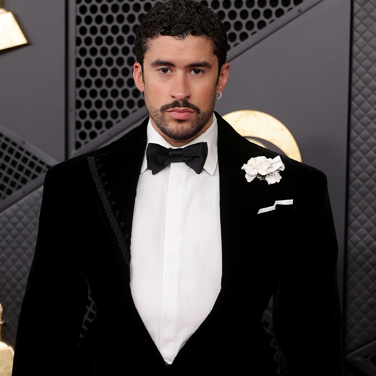 Bad Bunny efface Instagram, réapparaît pour ses 32 ans après un Super Bowl légendaire