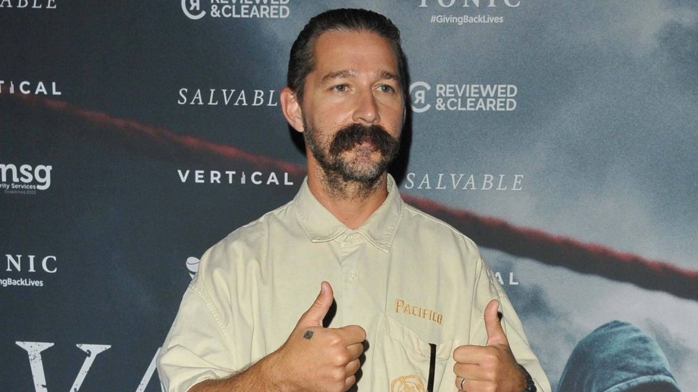 शिया ला बॉउफ को रोमा फ्लाइट की हरी झंडी मिली — पिताजी की बाप्तिस्मा के लिए टिकट पक्का