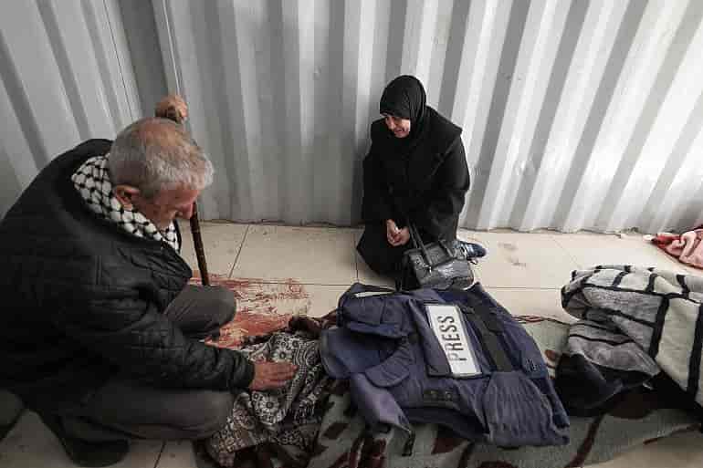 加沙空袭致巴勒斯坦记者阿玛尔·沙玛利遇难