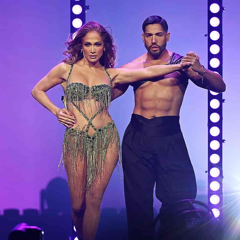 珍妮佛·洛佩茨的爱情简单公式：善良胜过金钱