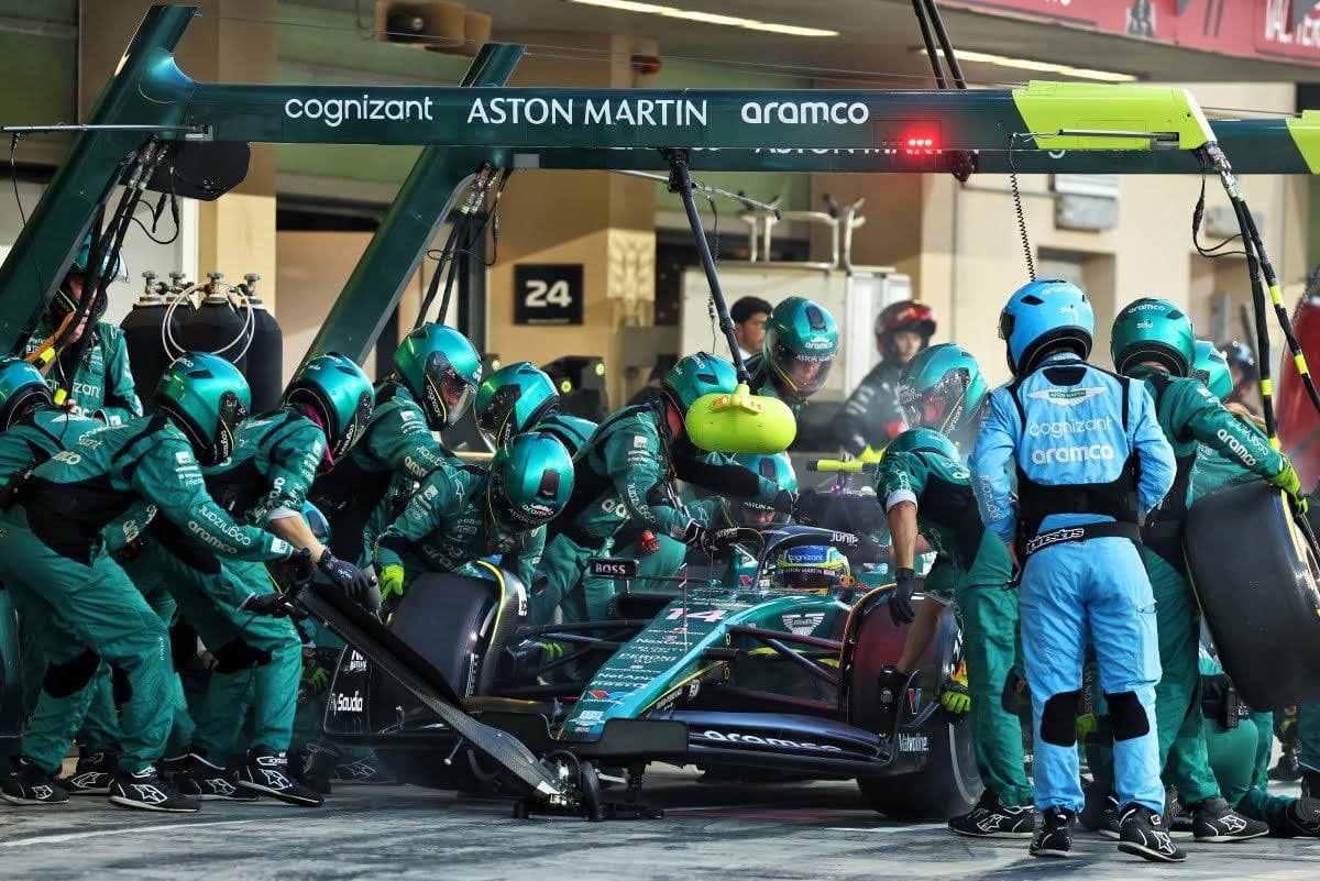 Aston Martin admite el caos en boxes tras el pit stop de Alonso en Australia