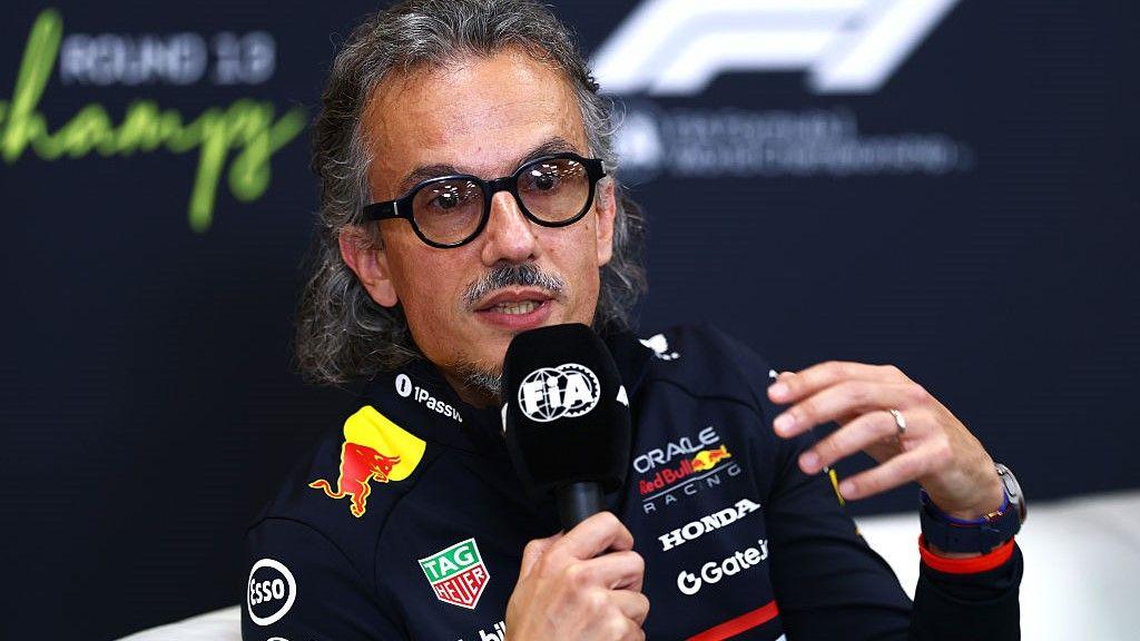 Red Bull pide perdón a Max Verstappen tras un sorprendente tropiezo en la clasificación sprint