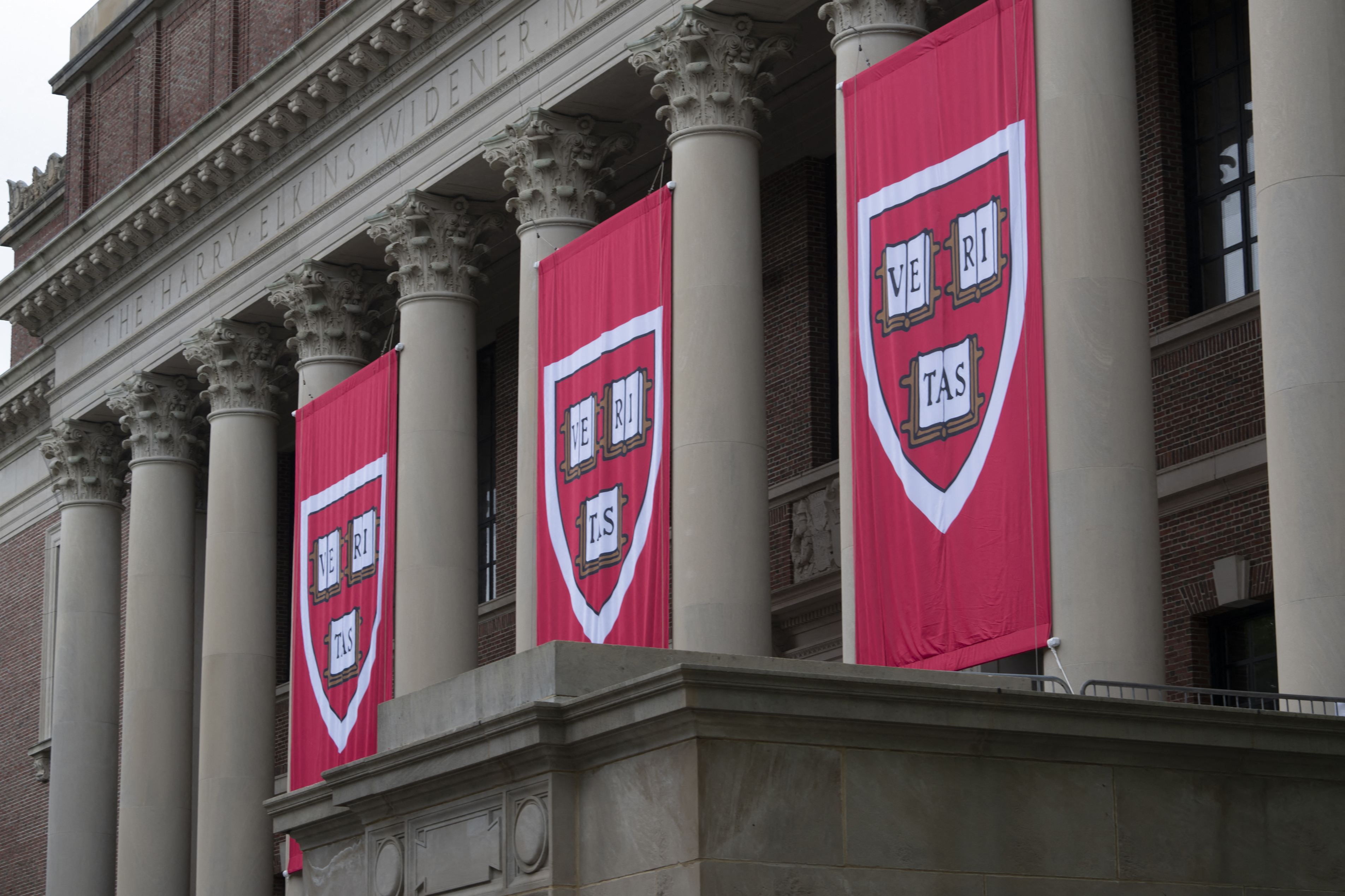 Pourquoi la solution de Harvard pour les étudiants militaires dépasse la politique